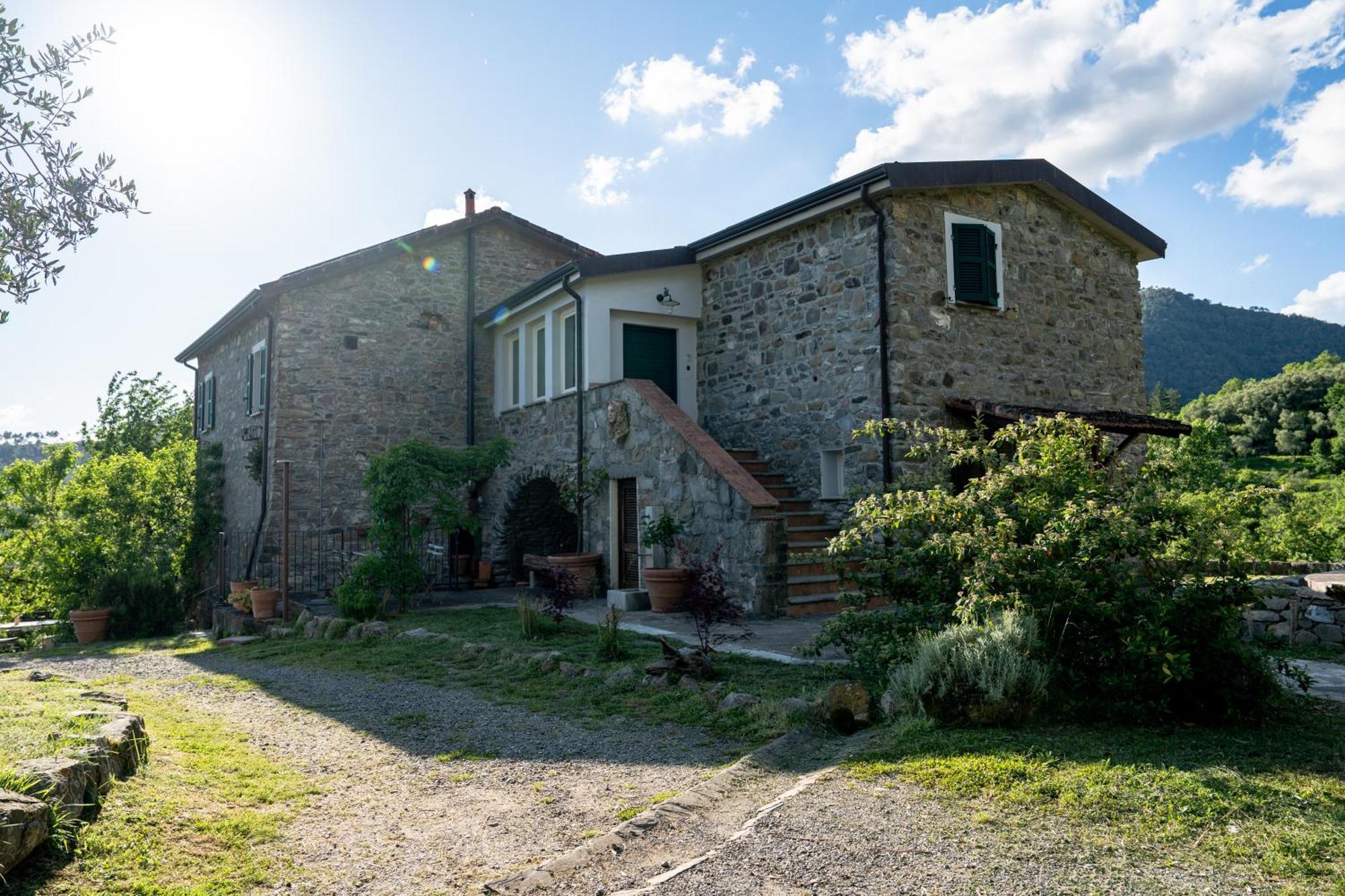 Agriturismo I Due Ghiri - Cinque Terre Calice al Cornoviglio Exterior photo